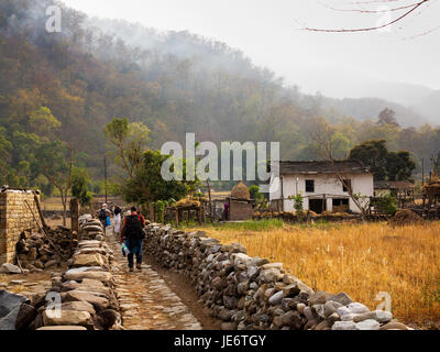 Chuka Dorf an den Ufern des Flusses Sarda, berühmt geworden durch Jim Corbett in dem Buch Maneaters Kumaon, Uttarakhand, Indien Stockfoto