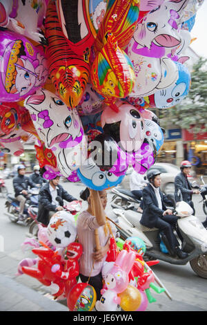 Vietnam, Hanoi, Ballon-Verkäufer, Straßenszene,