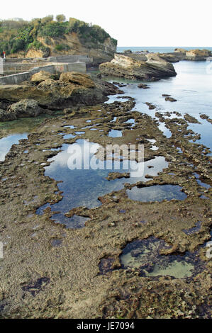 Wave-Schnitt-Plattform, in der Nähe von Port des Pecheurs, Biarritz, Frankreich Stockfoto