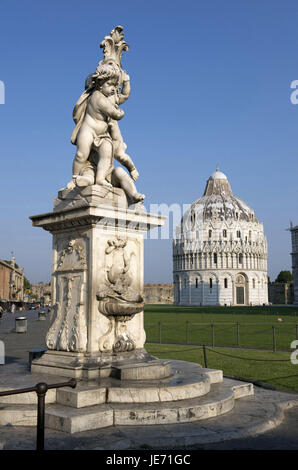 Italien, Toskana, Pisa, Piazza del Duomo, Baptisterium, gut im Vordergrund, Stockfoto