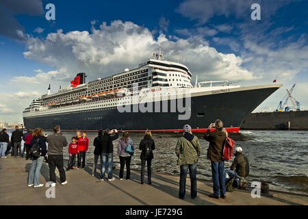 Deutschland, Hamburg, Elbe, Queen Mary, Hafen, Tourist, Altona, Fisch Markt, Attraktion, Besucher, Person, Fehler, Cunard, Elbufer, Elbverlauf, Event, Fluss, Freizeit, Freizeitaktivitäten, Freizeit Zeit Unterhaltung, Kreuzritter, Großveranstaltung, Hafen, Attraktion, Kreuzfahrt, Kreuzfahrtschiff, Kreuzfahrt-Terminal, Luxusliner, Tag, Luxus-Kreuzfahrtschiff, Person, Schiff, Schiff-Bug, Schiff Detail, Sehenswürdigkeit, touristische Attraktion, Stockfoto