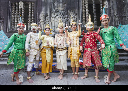 Kambodscha, Siem Reap, Angkor Wat, Tanzgruppe, Stockfoto