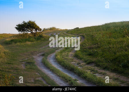 Wicklung Spuren von den Saxon Shore öffentlichen Fußweg über den weißen Klippen von Dover. Stockfoto