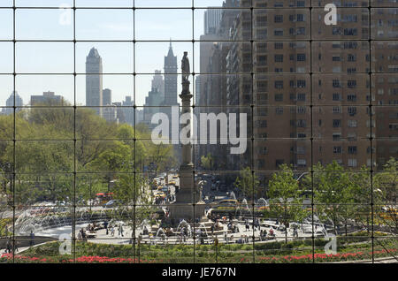 USA, Amerika, New York, Manhattan, Columbus Circle, time Warner Center, Blick durch die Glasfront Stockfoto