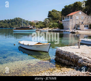 Der Urlaubsort Pomena an der Westküste der Insel Mljet in Kroatien Stockfoto