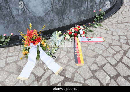 Berlin, Deutschland, 8. April 2015: Kundgebung am internationalen Tag der Roma am Brandenburger Tor. Stockfoto