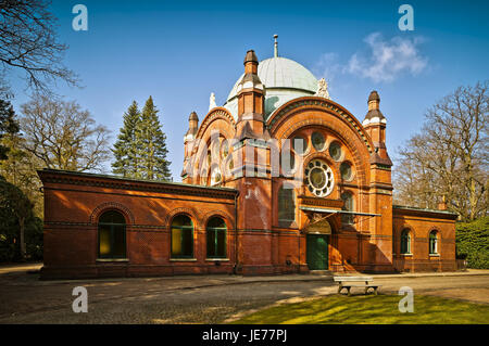 Deutschland, Hamburg, Dorf Ohls, Park-Friedhof, Synagoge, Friedhof, 1883, Gräberfeld, Gebäude, Erinnerung, Friedhof, Friedhof Synagoge, Speicher, Grab, Speicher Friedhof, glauben, Grab, Gräber, Kirche, Hauptfriedhof, Hoffnung, pausieren, Natur, Park, Park, Park-Friedhof, Summer, Religion, Rest, Synagoge, Tod, funereal Hall, Straftat, so alt, Sattel, Vergänglichkeit, ruhig, lustig, ungewöhnlich, vergänglich, niemand, Hamburg-Ohlsdorf, Stockfoto