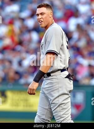 Anaheim, Kalifornien, USA. 13. Juni 2017. Aaron Judge (Yankees) MLB, Aaron Judge von den New York Yankees während der Major League Baseball Spiel gegen die Los Angeles Angels of Anaheim im Angel Stadium of Anaheim in Anaheim, Kalifornien, USA. Bildnachweis: AFLO/Alamy Live-Nachrichten Stockfoto