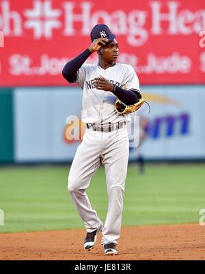 Anaheim, Kalifornien, USA. 13. Juni 2017. Didi Gregorius (Yankees) MLB, Didi Gregorius der New York Yankees während der Major League Baseball Spiel gegen die Los Angeles Angels of Anaheim im Angel Stadium of Anaheim in Anaheim, Kalifornien, USA. Bildnachweis: AFLO/Alamy Live-Nachrichten Stockfoto