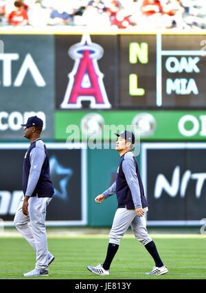 Anaheim, Kalifornien, USA. 13. Juni 2017. Masahiro Tanaka (Yankees) MLB, Masahiro Tanaka von der New York Yankees vor dem Hauptliga-Baseball-Spiel gegen die Los Angeles Angels of Anaheim im Angel Stadium of Anaheim in Anaheim, Kalifornien, USA. Bildnachweis: AFLO/Alamy Live-Nachrichten Stockfoto