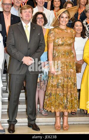 Mailand, Italien. 23. Juni 2017. Mailand. Maxima Zorreguieta Cerruti und Guglielmo Alessandro von Oranien-Nassau, der Triennale in Mailand zu besuchen. Im Bild: Maxima und William Alessandro von Holland Credit: IPA/Alamy Live-Nachrichten Stockfoto