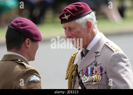 Colchester, Essex, England. 23. Juni 2017. Der Prince Of Wales besucht Merville-Kaserne in Colchester, Essex anlässlich seines 40. Jahr als Oberst in Chief of The Parachute Regiment. Bildnachweis: David Johnson/Alamy Live-Nachrichten Stockfoto