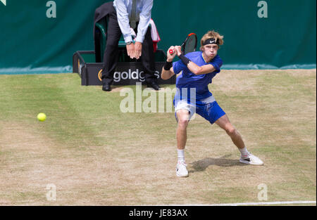 Andrey Rublev Russlands in Aktion bei der 25. Gerry Weber Open in Halle. Stockfoto