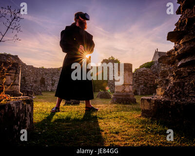 St Augustine Abbey, Canterburys World Heritage Site, UK. 23. Juni 2017. Bild genommen 19.06.17 Sperrfrist bis 00.01 23.06.17: The Abbey wurde in der virtuellen Realität im Rahmen der Zusammenarbeit von English Heritage und der University of Kent "aufgebaut". Ab dem 24. Juni werden Besucher in einem neuen Pod im Besucherzentrum zu sitzen und mit Headsets, erleben Sie einen virtuellen Rundgang durch die reich verzierten und hell eingerichteten Gebäude wie sie wahrscheinlich im frühen 16. Jahrhundert, kurz vor ihrer Zerstörung durch Heinrich VIII gewesen wäre. Bildnachweis: Jim Holden/Alamy Live-Nachrichten Stockfoto