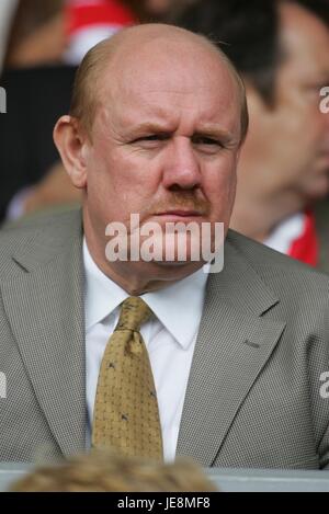 BRIAN BARWICK FA CHIEF EXECUTIVE Anfield Road LIVERPOOL ENGLAND 26. August 2006 Stockfoto