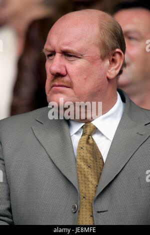 BRIAN BARWICK FA CHIEF EXECUTIVE Anfield Road LIVERPOOL ENGLAND 26. August 2006 Stockfoto