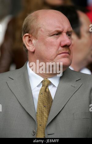 BRIAN BARWICK FA CHIEF EXECUTIVE Anfield Road LIVERPOOL ENGLAND 26. August 2006 Stockfoto