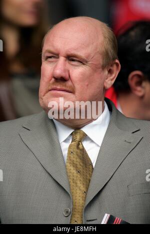 BRIAN BARWICK FA CHIEF EXECUTIVE Anfield Road LIVERPOOL ENGLAND 26. August 2006 Stockfoto