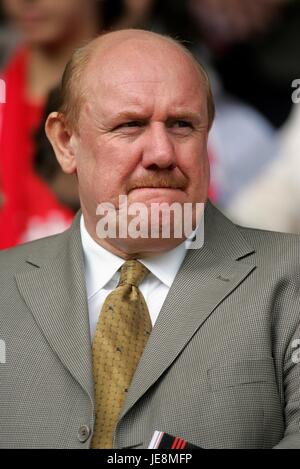 BRIAN BARWICK FA CHIEF EXECUTIVE Anfield Road LIVERPOOL ENGLAND 26. August 2006 Stockfoto