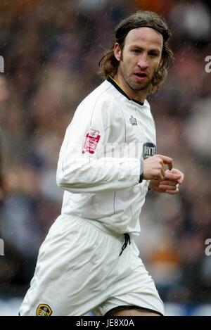 SHAUN DERRY LEEDS UNITED FC KC STADIUM HULL ENGLAND 1. April 2006 Stockfoto