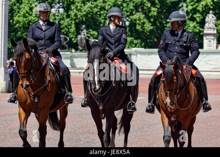 Metropolitan Polizisten auf Pferden, London Stockfoto