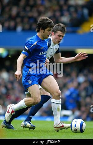 JOE COLE & MICHAEL CARRICK CHELSEA V TOTTENHAM HOTSPUR STAMFORD BRIDGE CHELSEA LONDON ENGLAND 11. März 2006 Stockfoto