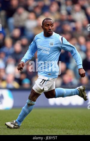 DARIUS VASSELL MANCHESTER CITY FC Sport Stadt MANCHESTER ENGLAND 5. März 2006 Stockfoto