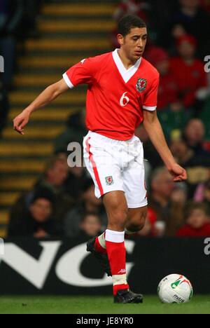 LEWIN NYATANGA WALES & DERBY COUNTY FC MILLENNIUM Stadion CARDIFF WALES 1. März 2006 Stockfoto