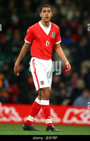 LEWIN NYATANGA WALES & DERBY COUNTY FC MILLENNIUM Stadion CARDIFF WALES 1. März 2006 Stockfoto