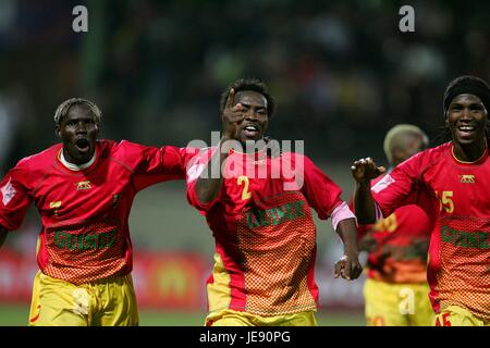 WENIGE KALABANE & MANSARE Sambia V GUINEA Grenze Stadion ALEXANDRIA Ägypten 26. Januar 2006 Stockfoto