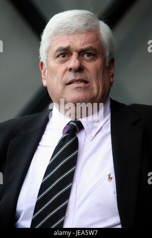 PETER RIDSDALE CARDIFF CITY FC Vorsitzender KC STADIUM HULL ENGLAND 1. Dezember 2007 Stockfoto