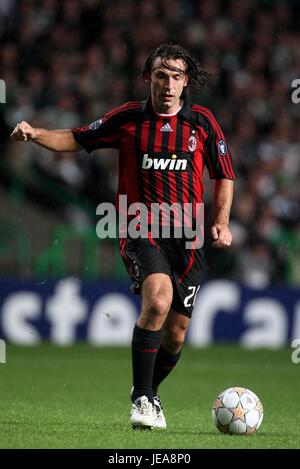 ANDREA PIRLO AC Mailand CELTIC PARK GLASGOW Schottland 3. Oktober 2007 Stockfoto