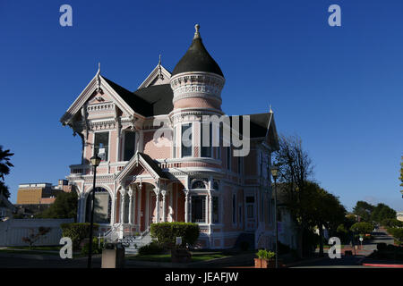 Ein Foto vom 12. Oktober 2014, das Milton Carsons Haus in Eureka, Kalifornien zeigt. Das Bild zeigt den architektonischen Stil und die Wohnumgebung des Gebiets. Stockfoto