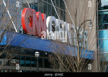 Das Bild zeigt das CNN Center in der Marietta Street in Atlanta, Georgia, aufgenommen am 26. Januar 2013. Es hebt das ikonische Gebäude und seine Rolle als Medienzentrum hervor. Stockfoto