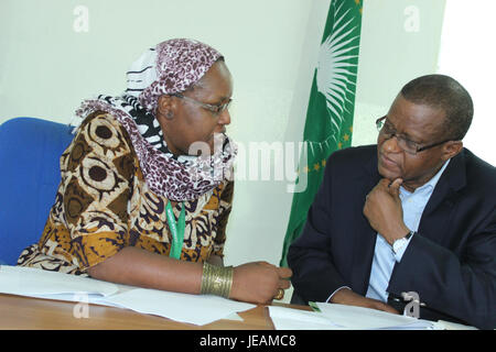 2015-01-04 AMISOM SRCC PRESSER-5 (16191793351) Stockfoto