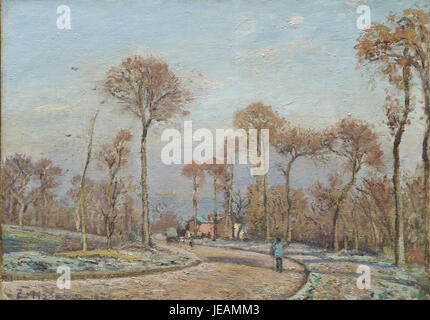 Camille Pissarros Gemälde „La Route de Versailles, Louveciennes, Matin Gel“ zeigt eine Wintervormittagsszene auf der Straße nach Versailles in Louveciennes. Die Arbeit fängt die kalte, nebelige Atmosphäre und die ruhige Schönheit einer ländlichen französischen Landschaft ein. Stockfoto