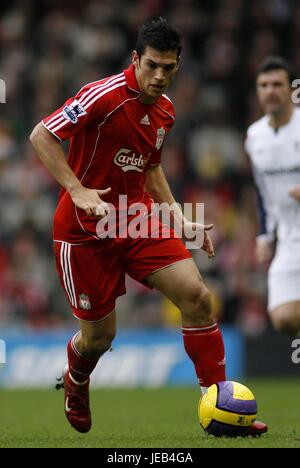 MARK GONZALEZ LIVERPOOL FC Anfield Road LIVERPOOL ENGLAND 1. Januar 2007 Stockfoto