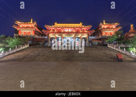 Nachtaufnahme von Wen Wu Tempel am Sonne-Mond-See in Nantou, Taiwan Stockfoto