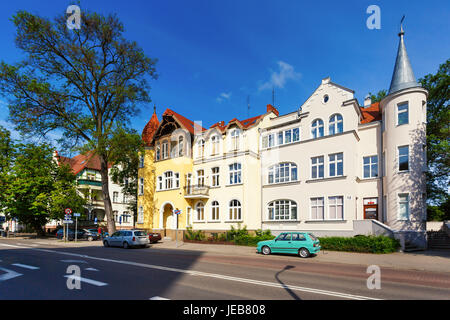 Sopot, Polen - 10. Juni 2017: Traditionelle Gebäude von Sopot Ferienort im Sommer Stockfoto