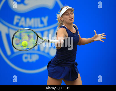 Australiens Daria Gavrilova in Aktion gegen Tschechische Republik Lucie Safarova tagsüber fünf der 2017 AEGON Classic im Priorat Edgbaston, Birmingham. Stockfoto