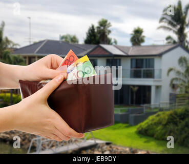 Australische Geld im Portemonnaie auf Immobilien-Hintergrund Stockfoto