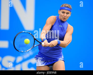 Tschechische Republik Lucie Safarova in Aktion gegen Australiens Daria Gavrilova tagsüber fünf der 2017 AEGON Classic im Priorat Edgbaston, Birmingham. Stockfoto