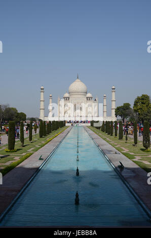 Porträtbild von Taj Mahal Gärten in Agra, Indien Stockfoto