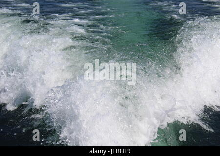 Dies ist ein Bild von einer Welle, die geschieht, wenn Wasser einen Boot Propeller trifft. Der Boden ist, wo die Propeller des Wassers herausschieben ist also das Boot kann. Stockfoto