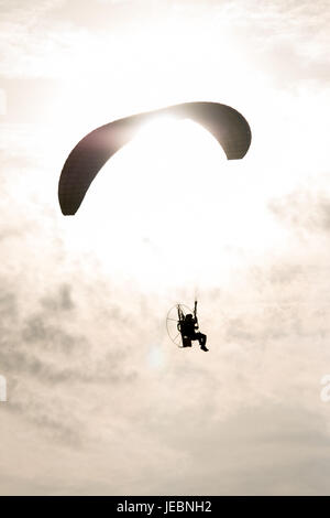 Motorschirm am Himmel am Morgen. Stockfoto