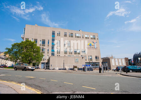 Aussenansicht des ursprünglichen Plymouth College of Art und Design Gebäude vor der Modernisierung, sonnigen Sommer, Tavistock Place, Plymouth, Devon England UK Stockfoto