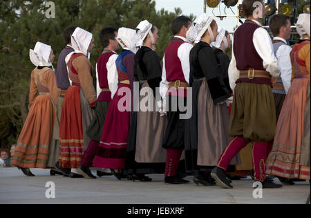 Europa, Frankreich, Bretagne, Finistere, Cap Sizun, Kastel Koz, Folklore-Festival, Tanzgruppe, Stockfoto