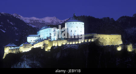 Österreich, Tirol, Unterinntal, Kufstein, Festung gegen Zahmen Kaiser, am Abend, Stockfoto