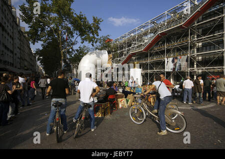 Frankreich, Paris, Teil der Stadt Beaubourg, Centre Georges Pompidou, Streetart-Künstler, Touristen, kein Model-release Stockfoto