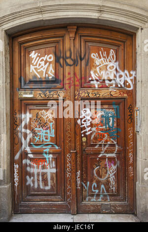 Spanien, Barcelona, gotische Viertel Barri Gotic, Tür, Abstriche, Graffiti, Stockfoto